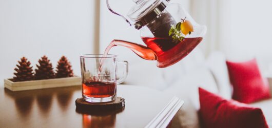 Chás Indicados para Dor no Estômago: Receitas, Dicas e Benefícios Naturais
