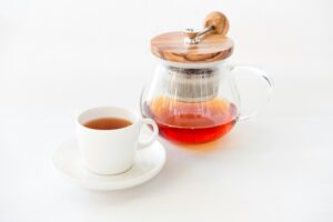 Chá de Hibisco: Benefícios, Como Fazer e Quando Tomar