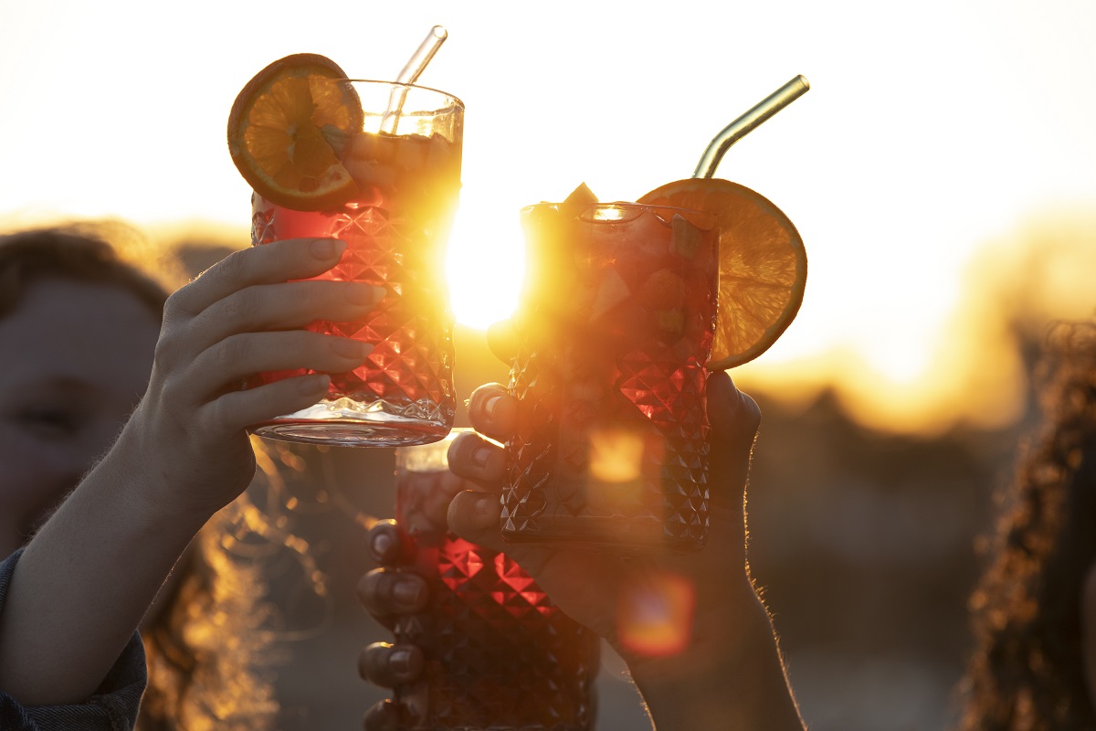 Receita de Sangria: Como Fazer a Bebida Refrescante com Frutas e Vinho