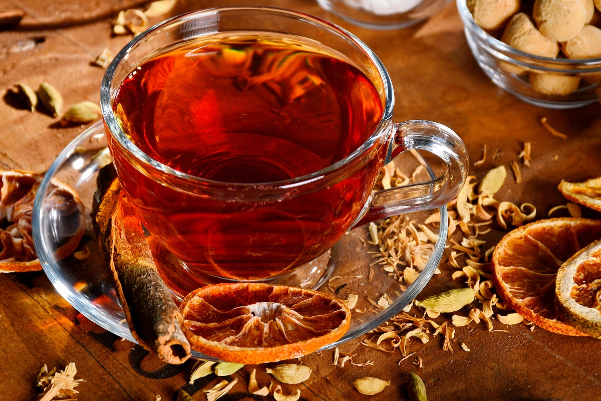 Chá de cravo, canela e laranja: receita fácil e aromática